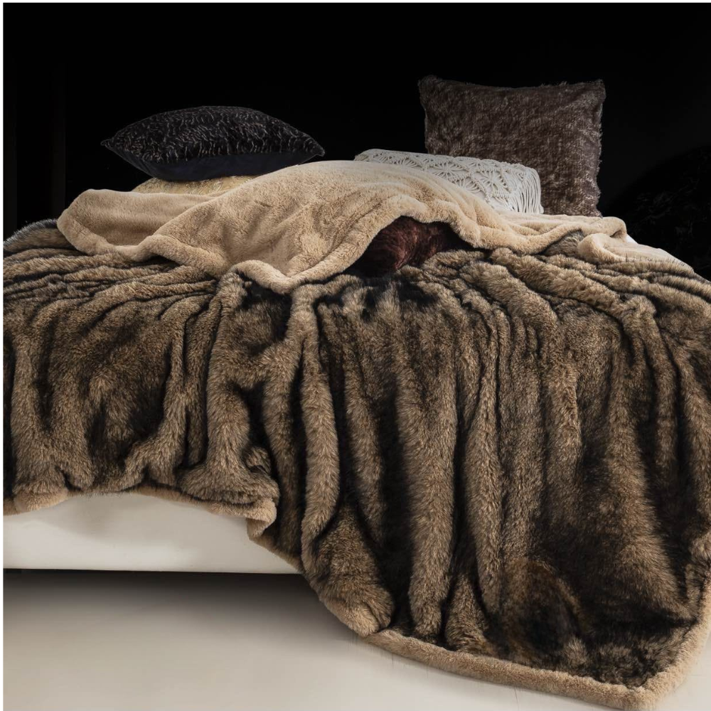 Fox furr ultrasoft luxury blanket by Linsdon