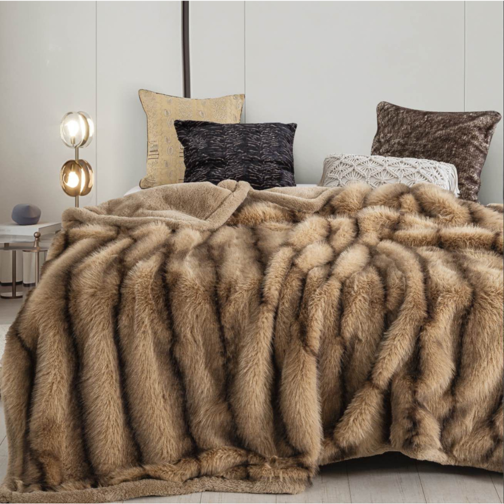 Fox furr ultrasoft luxury blanket by Linsdon